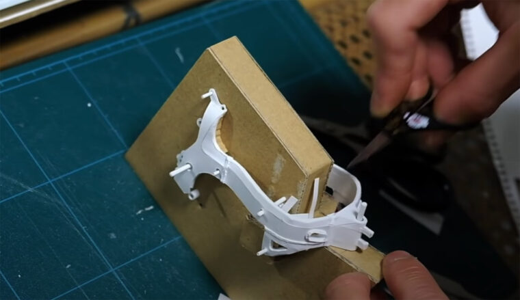 Suzuki-hayabusa-papel-3