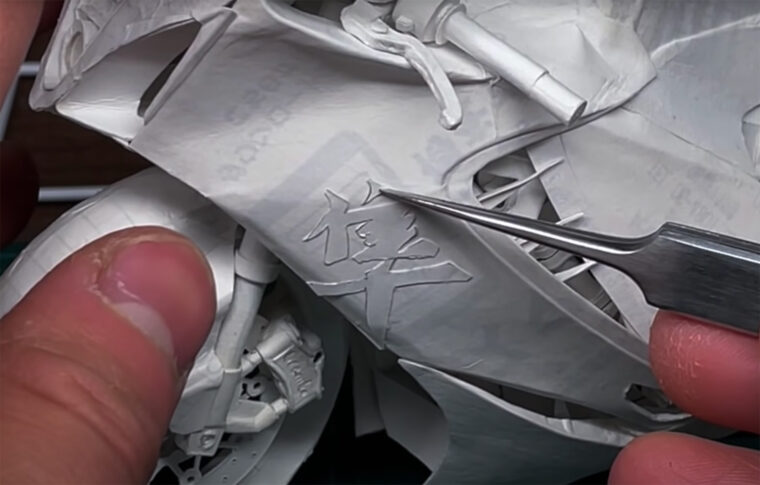 Suzuki-hayabusa-papel-5