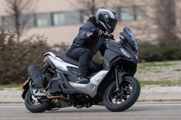 Aprilia-SR-GT-125-2022-opinion-prueba-3