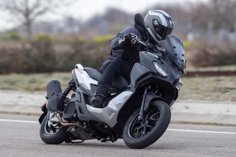 Aprilia-SR-GT-125-2022-opinion-prueba-5