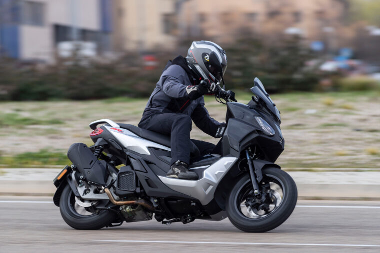 Aprilia-SR-GT-125-2022-opinion-prueba-8