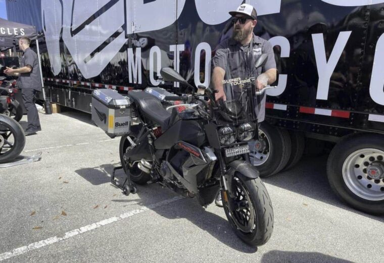 Buell SuperTouring 1190 y Baja DR: Las nuevas 'bizarradas' de la renacida marca americana 3 Buel SuperTouring 1190