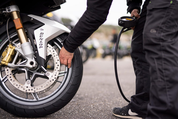 Dunlop-RoadSmart-4-IV-4