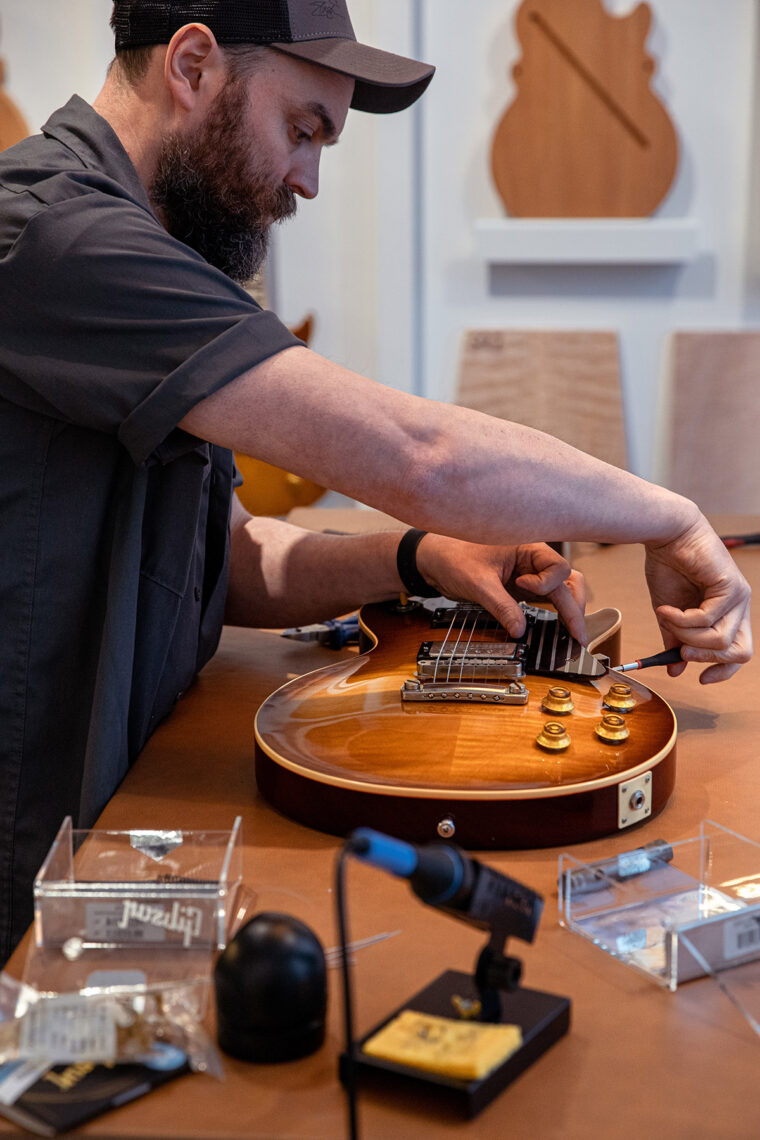Triumph-T120-Gibson-Les-Paul-1959-Legends-1