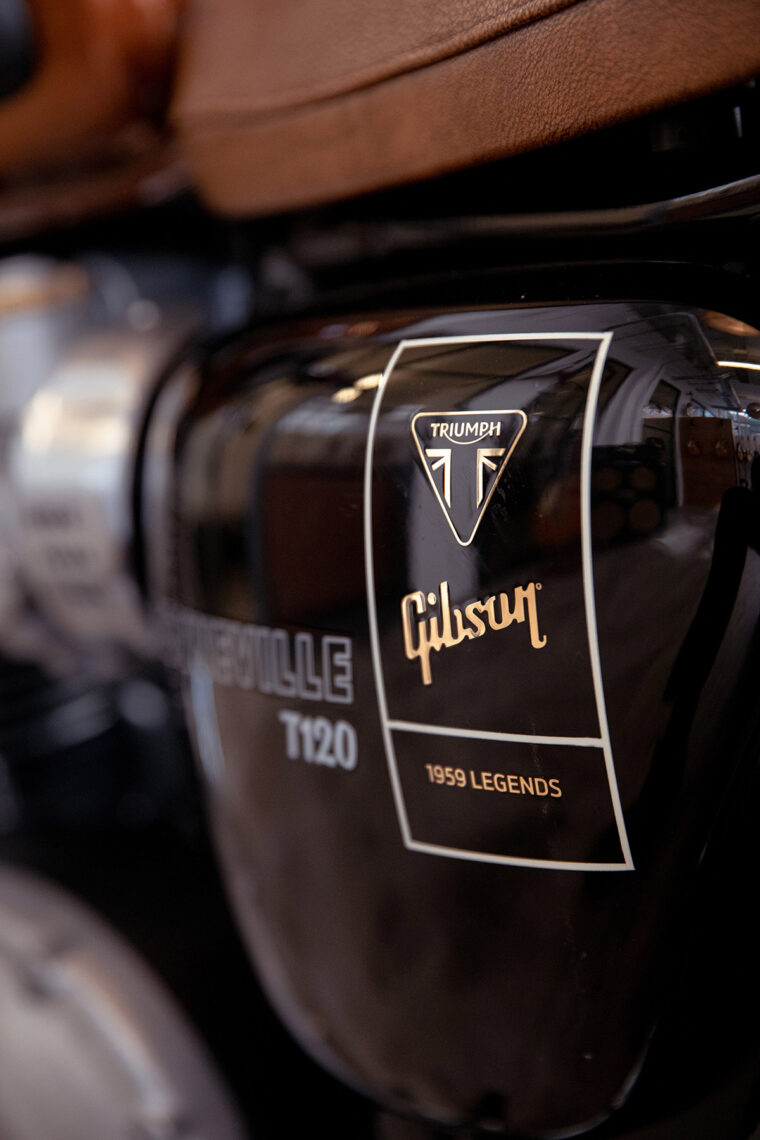 Triumph-T120-Gibson-Les-Paul-1959-Legends-26