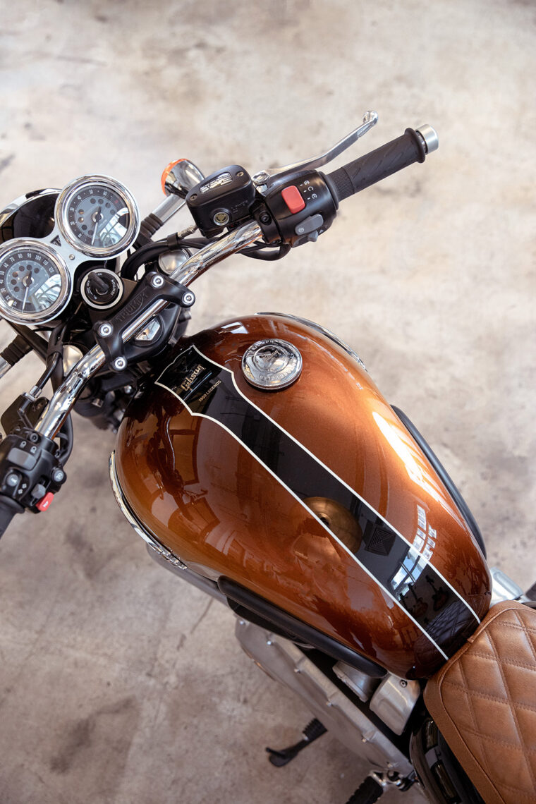 Triumph-T120-Gibson-Les-Paul-1959-Legends-34