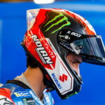 Álex Rins carga contra los 