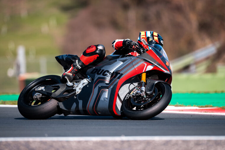 Ducati-MotoE-test-2022-fotos (10)
