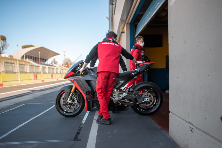 Ducati-MotoE-test-2022-fotos (3)