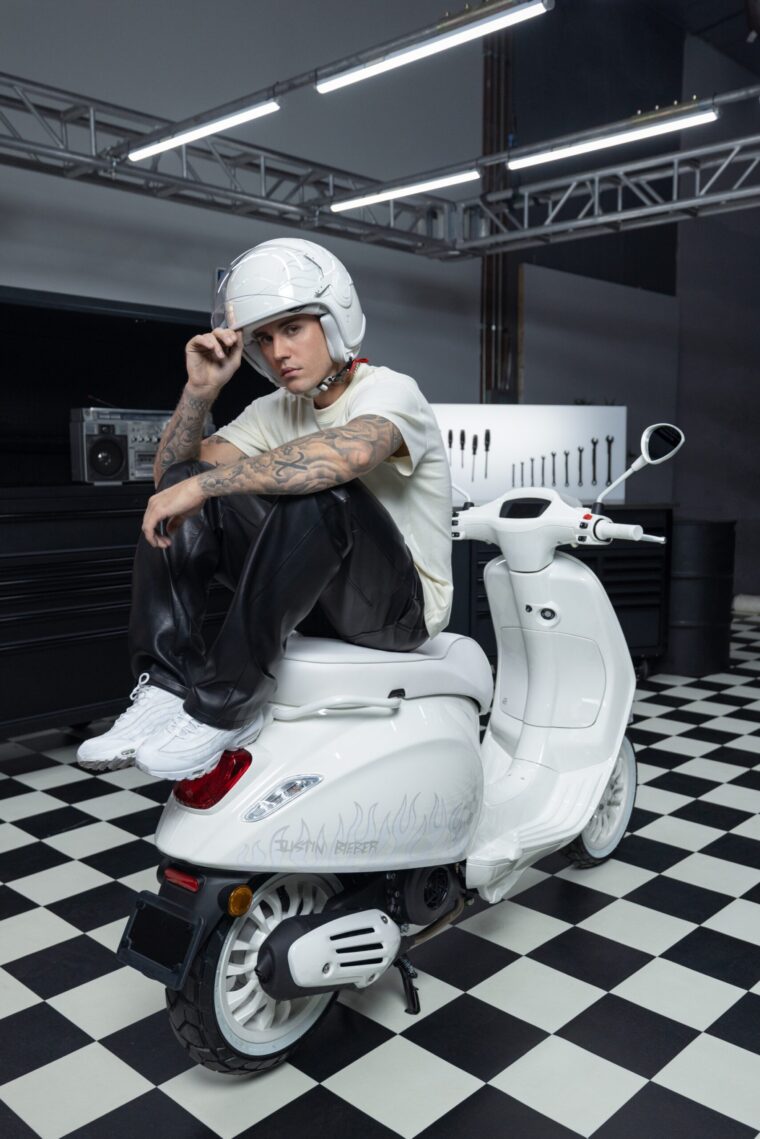 Vespa-Justin-Bieber-2022-1