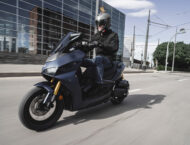 Wottan Storm R125 Sport 2022 accion azul2