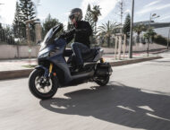 Wottan Storm R125 Sport 2022 accion azul3