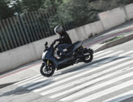 Wottan Storm R125 Sport 2022 accion azul4