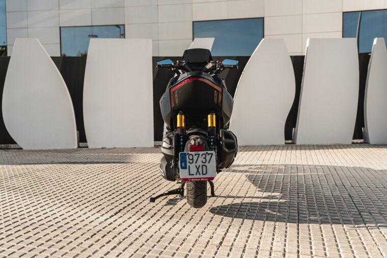 Wottan-Storm-R125-Sport-2022-estaticas-azul10