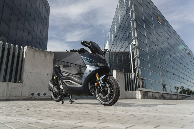 Wottan-Storm-R125-Sport-2022-estaticas-azul16