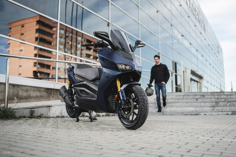 Wottan-Storm-R125-Sport-2022-estaticas-azul24