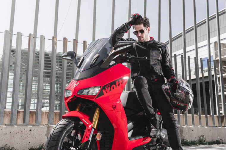 Wottan-Storm-R125-Sport-2022-estaticas-rojo10