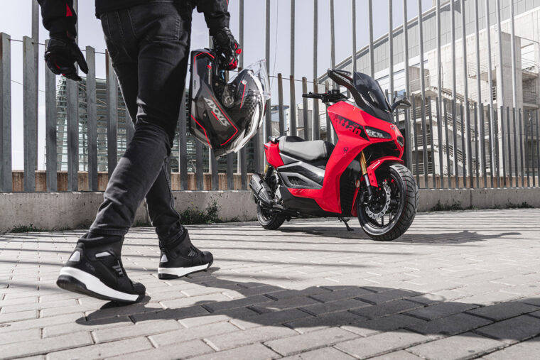 Wottan-Storm-R125-Sport-2022-estaticas-rojo20