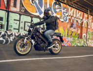 12 consejos para circular en moto por ciudad y con seguridad 2 Yamaha XSR125 Legacy 2023 28