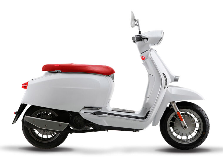 Lambretta-V200-Special-2022-1