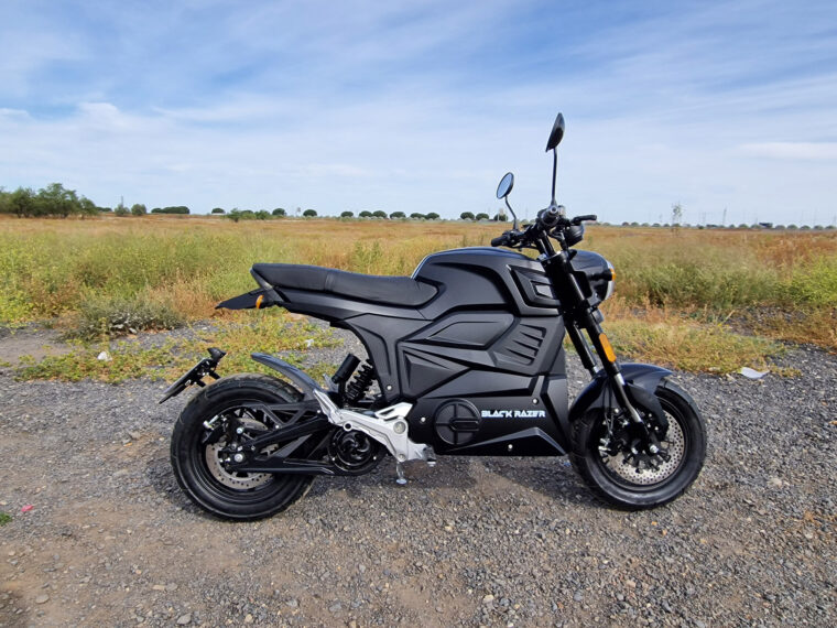 Zitmuv-Black-RaZer-125e-2022- - 1