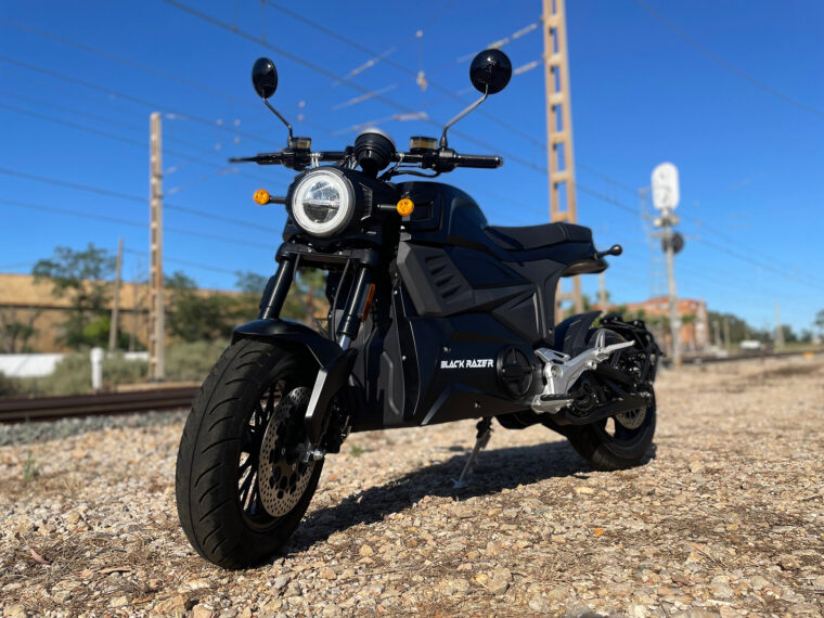 Zitmuv-Black-RaZer-125e-2022- - 10