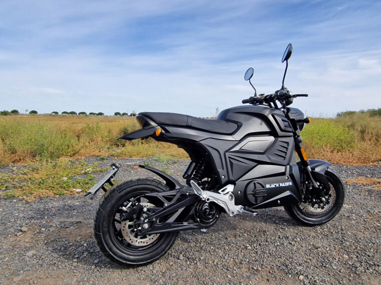 Zitmuv-Black-RaZer-125e-2022- - 2