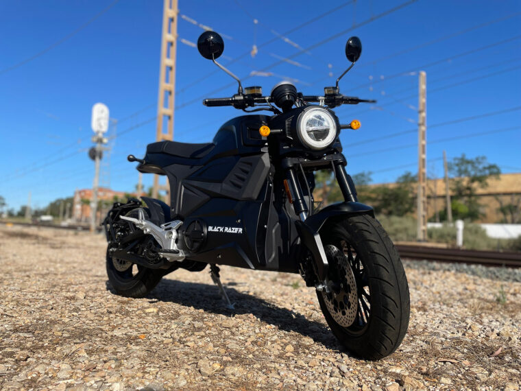 Zitmuv-Black-RaZer-125e-2022- - 9