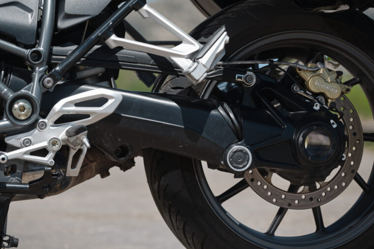 BMW R 1250 RS vs Moto Guzzi V100 Mandello S: Prueba comparativa 20 BMW R 1250 RS detalles 29