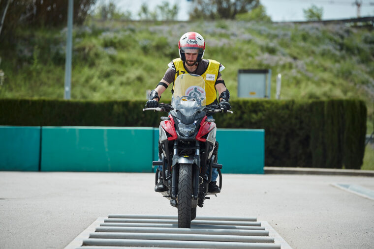 Curso-conducción-segura-moto-offroad-Honda-HIS-10