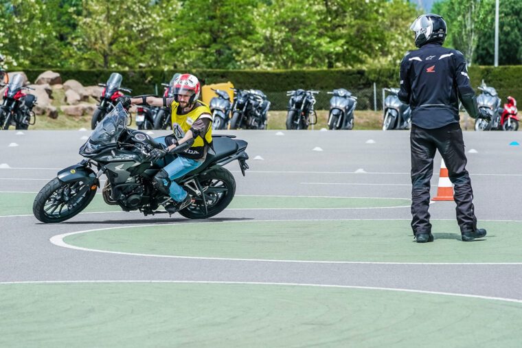 Curso-conducción-segura-moto-offroad-Honda-HIS-23