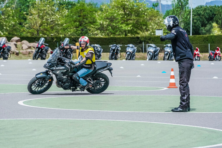 Curso-conducción-segura-moto-offroad-Honda-HIS-25