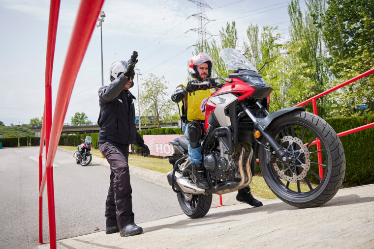 Curso-conducción-segura-moto-offroad-Honda-HIS-3