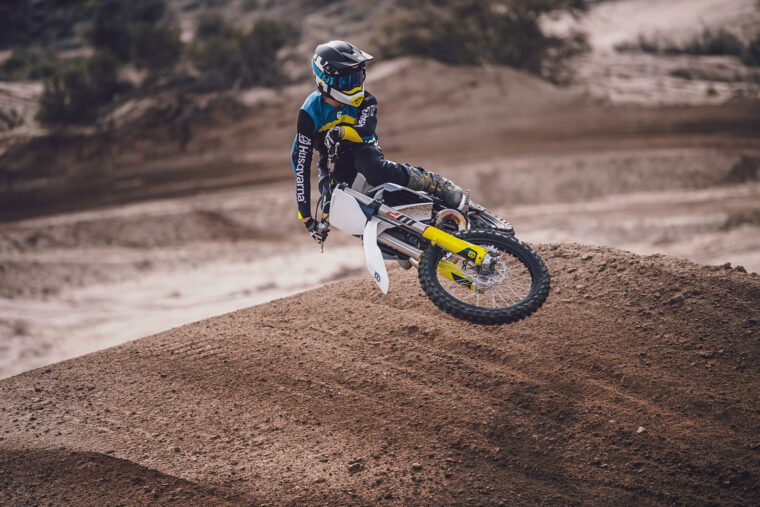 Husqvarna-TC-250-2023- - 23