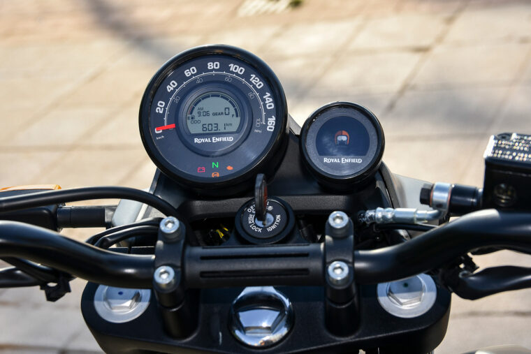 Royal-Enfield-Scram-411-2022-detalles-3