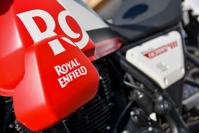 Royal-Enfield-Scram-411-2022-detalles-8