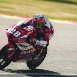 Izan Guevara se exhibe en Sachsenring y se acerca al liderato de García