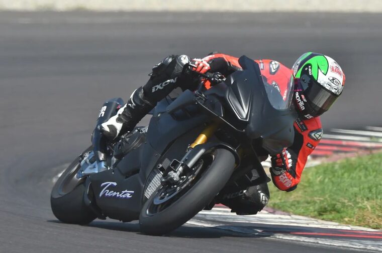 Aprilia-RSV4-Trenta-Matteo-Baiocco-1
