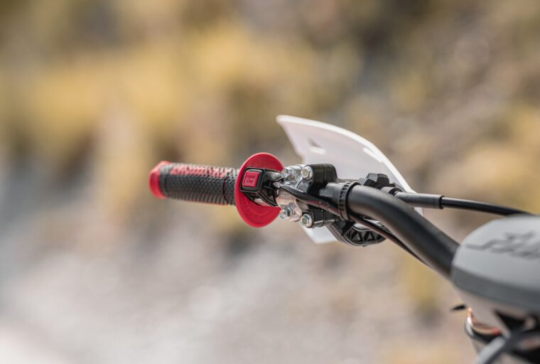 Fantic-XE125-2023-ambiente7