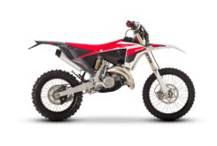 Fantic XE125 2023 estudio3