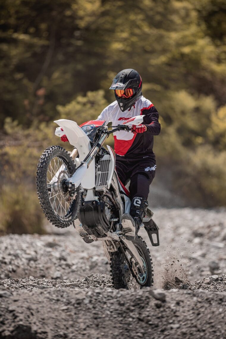 Fantic-XEF450-2023-accion1