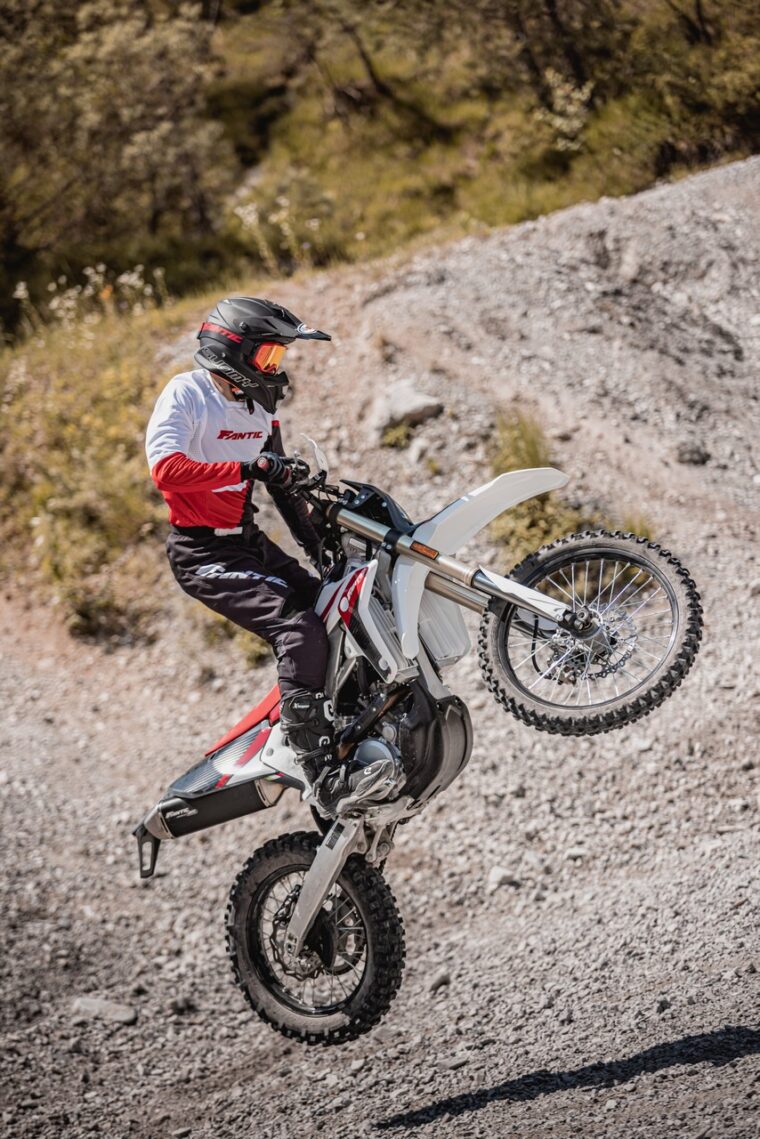 Fantic-XEF450-2023-accion2