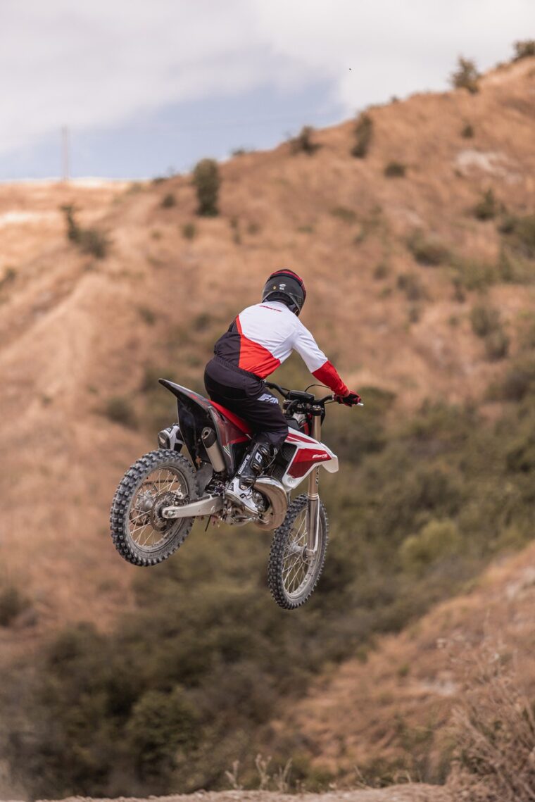 Fantic-XX125-2023-accion1