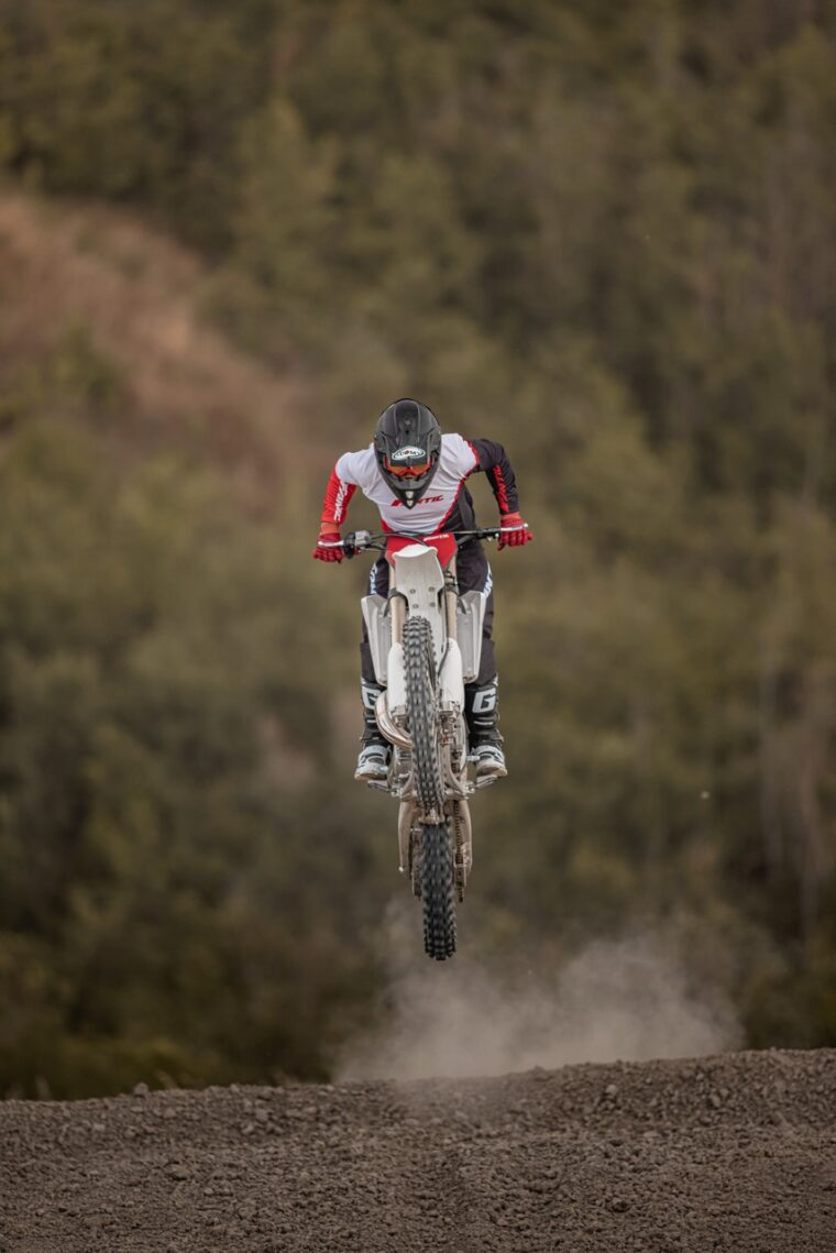 Fantic-XX125-2023-accion4