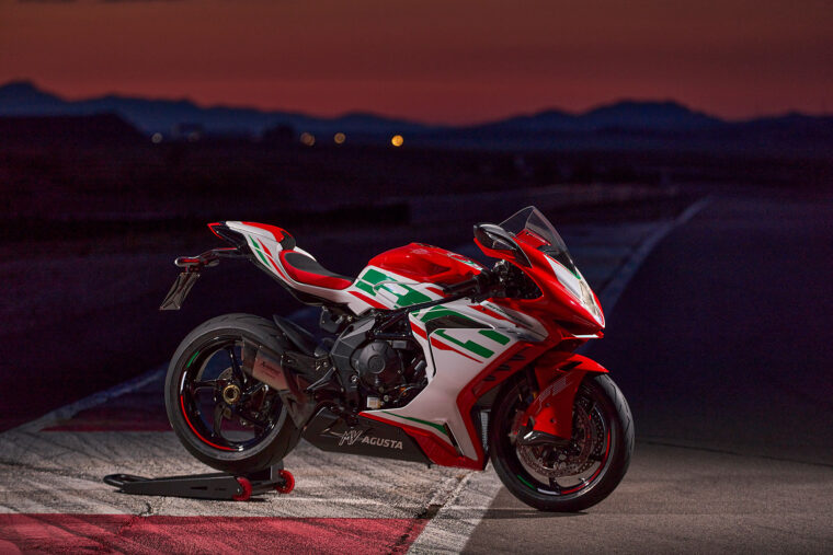 MV-Agusta-F3-800-RC-2023-ambiente - 16