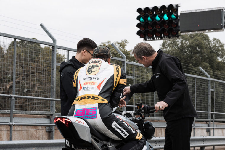 Triumph-TE-1-electrica-final- - 24