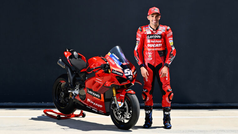 ducati-panigale-v4s-race-of-champions-2022 (14)