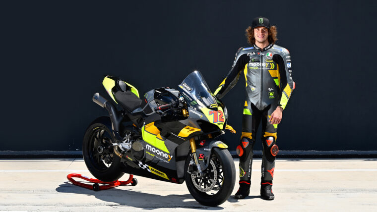 ducati-panigale-v4s-race-of-champions-2022 (16)