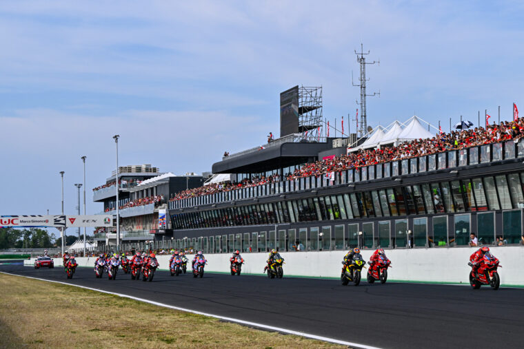 ducati-panigale-v4s-race-of-champions-2022 (18)