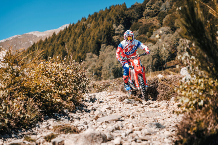 Beta-XTrainer-250-300-2023-accion - 2